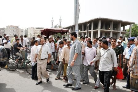 د. الجفري لدى تفقده سوق السيلة أمس